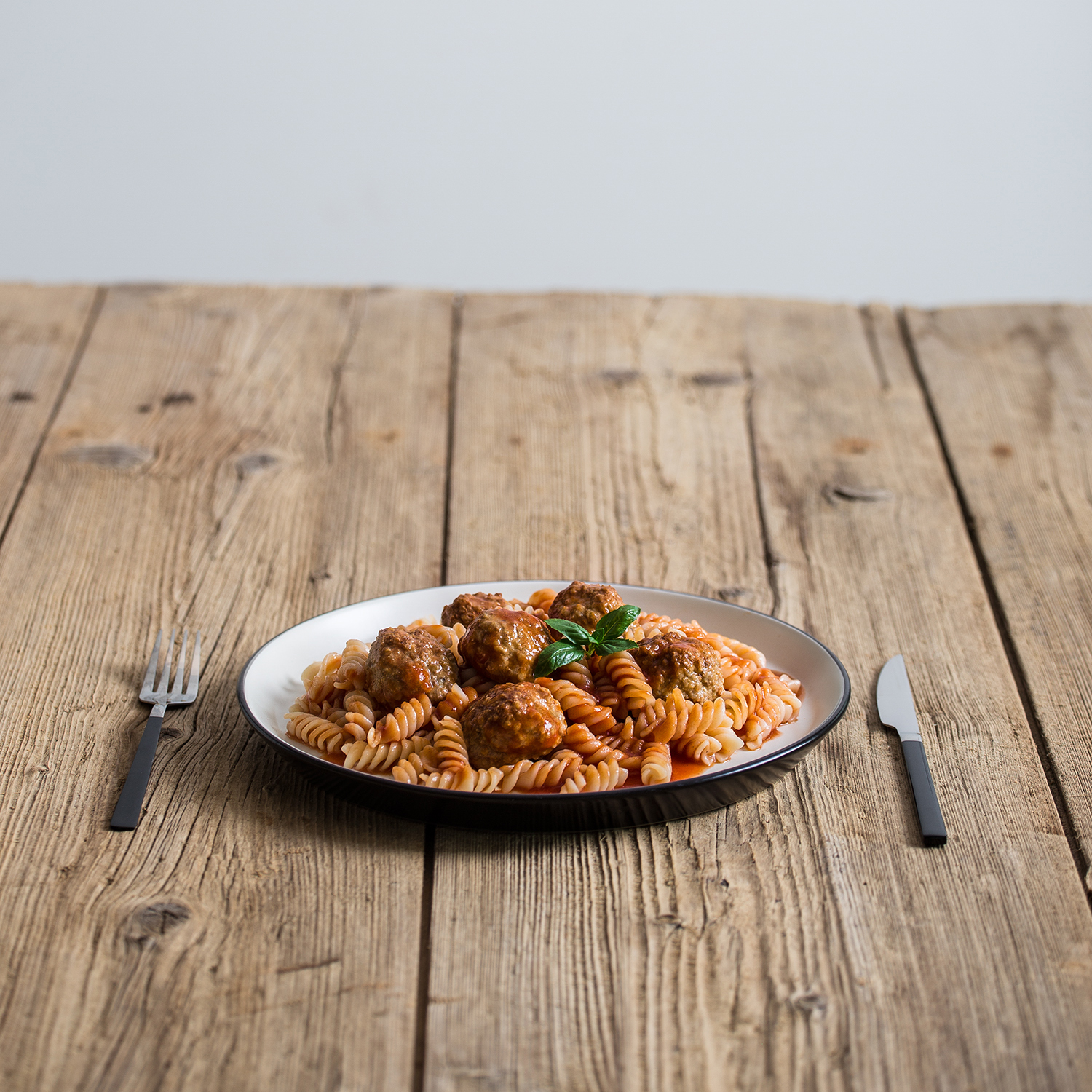 KM Mäsové guľočky v rajčinovej omáčce s fusilli – Obrázok 3